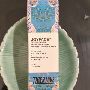 Facial Treatment/Deep Cleanser